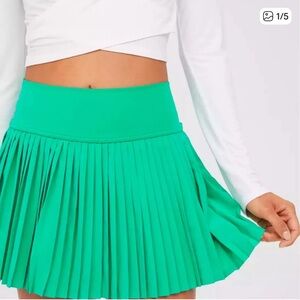 NWOT - OFFLINE by Aerie Cool Feelings Green Pleated Activity Skort